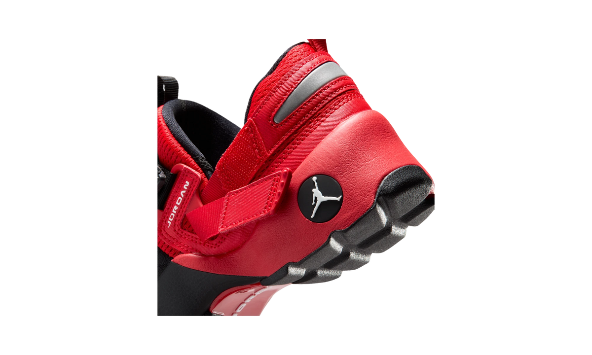 Overkicks - Air Jordan Trunner LX Bred (HQ2164-003) - detalle