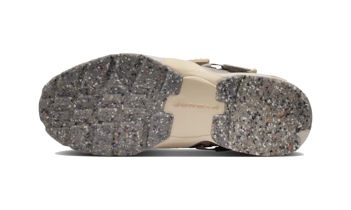 Overkicks - Air Jordan Trunner LX Light Iron Ore Enigma Stone (IQ2719-002) - par completo