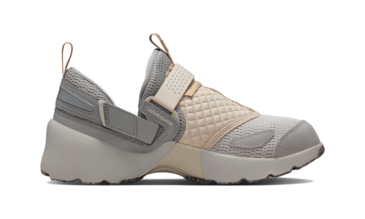 Overkicks - Air Jordan Trunner LX Light Iron Ore Enigma Stone (IQ2719-002) - detalle suela