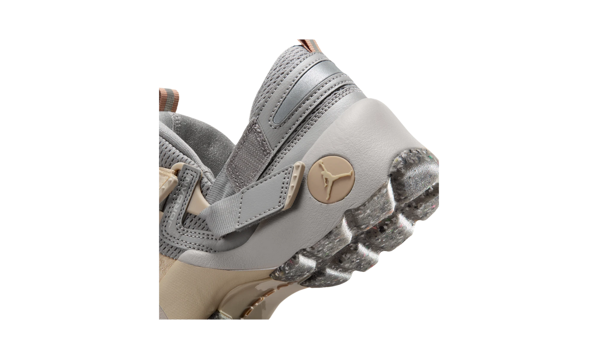 Overkicks - Air Jordan Trunner LX Light Iron Ore Enigma Stone (IQ2719-002) - detalle