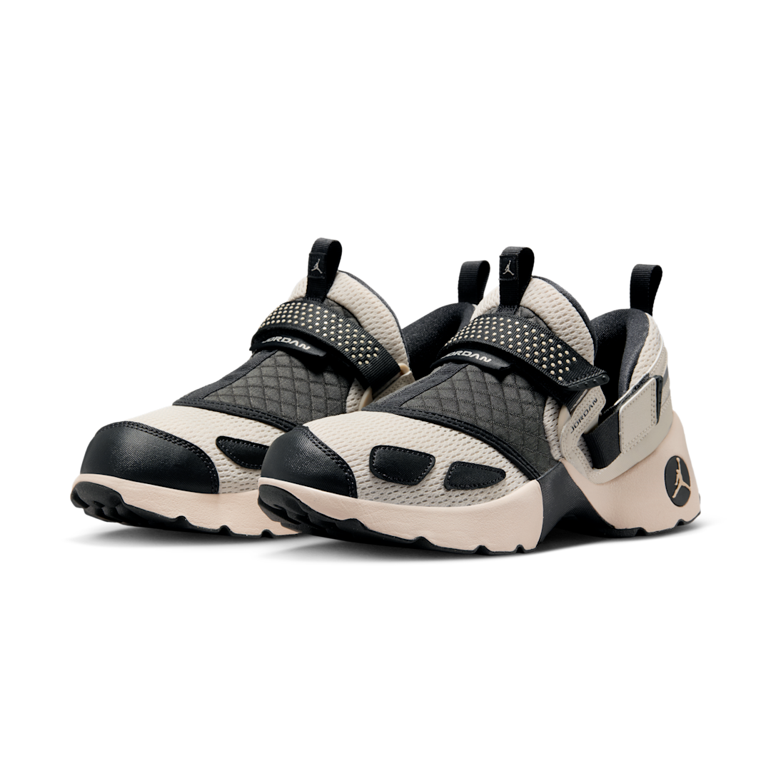 Overkicks - Air Jordan Trunner LX Light Orewood Brown (HQ2164-102) - vista trasera