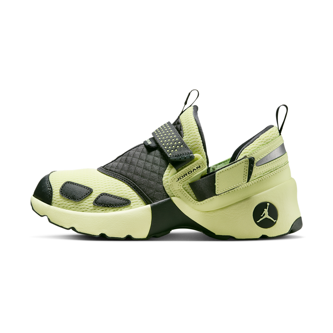 Overkicks - Air Jordan Trunner LX Luminous Green (HQ2164-302) - vista lateral