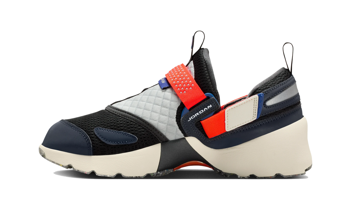 Overkicks - Air Jordan Trunner LX Rare Air (IM6531-001) - vista lateral