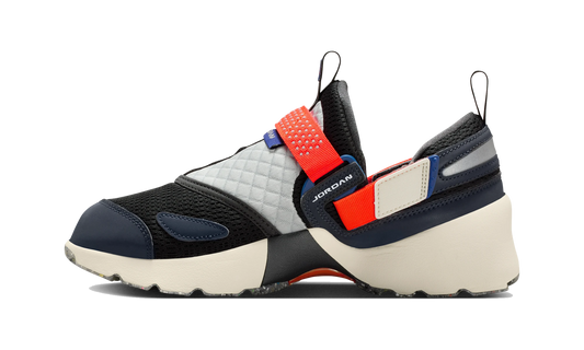Overkicks - Air Jordan Trunner LX Rare Air (IM6531-001) - vista lateral