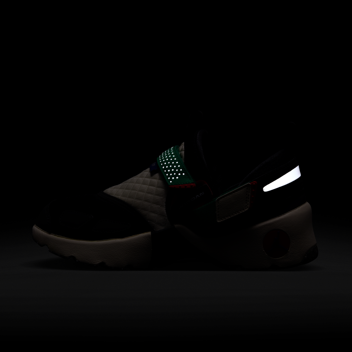 Overkicks - Air Jordan Trunner LX Rare Air (IM6531-001) - detalle