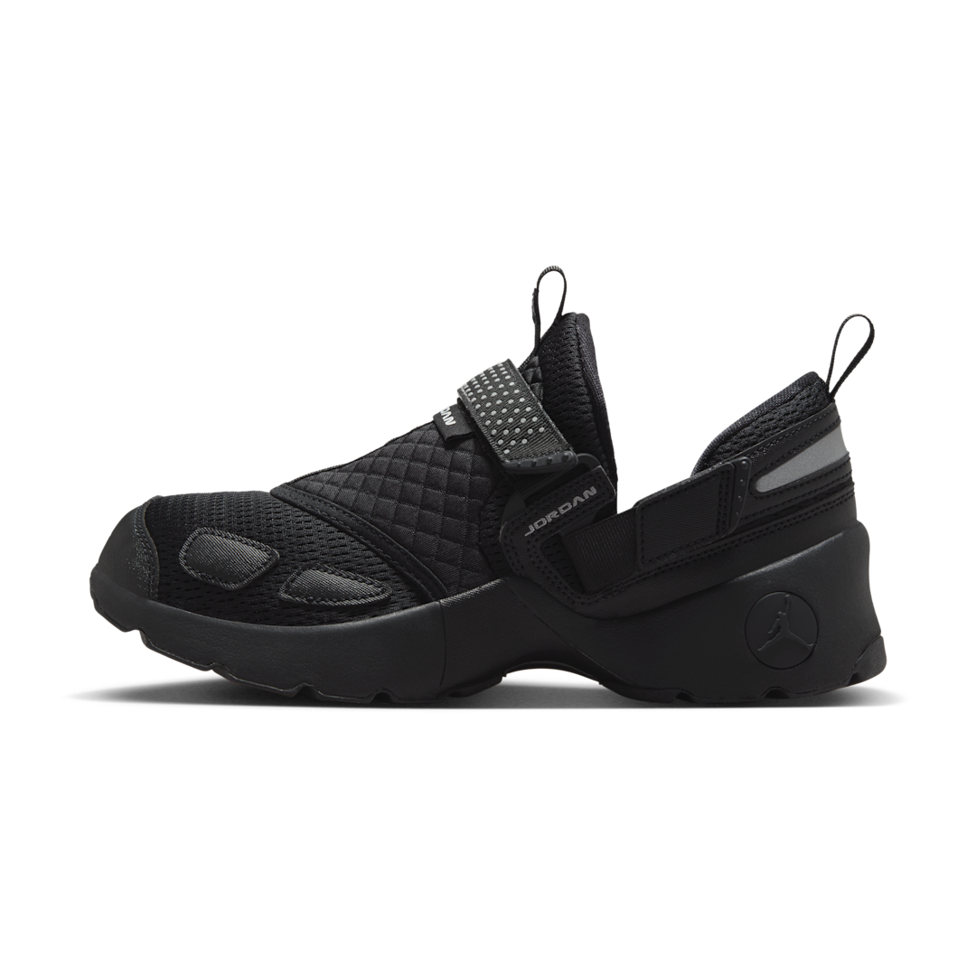 Overkicks - Air Jordan Trunner LX Triple Black (HQ2164-001) - vista lateral