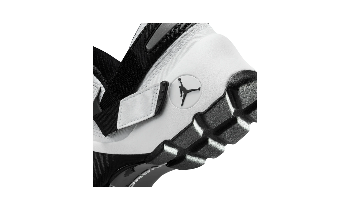 Overkicks - Air Jordan Trunner LX White Black (HQ2164-100) - detalle