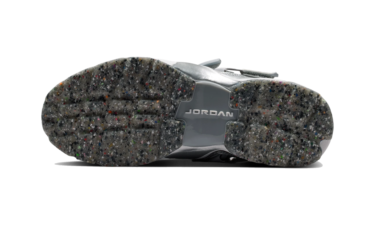 Overkicks - Air Jordan Trunner LX Wolf Grey Reflective Silver (HQ2164-004) - par completo