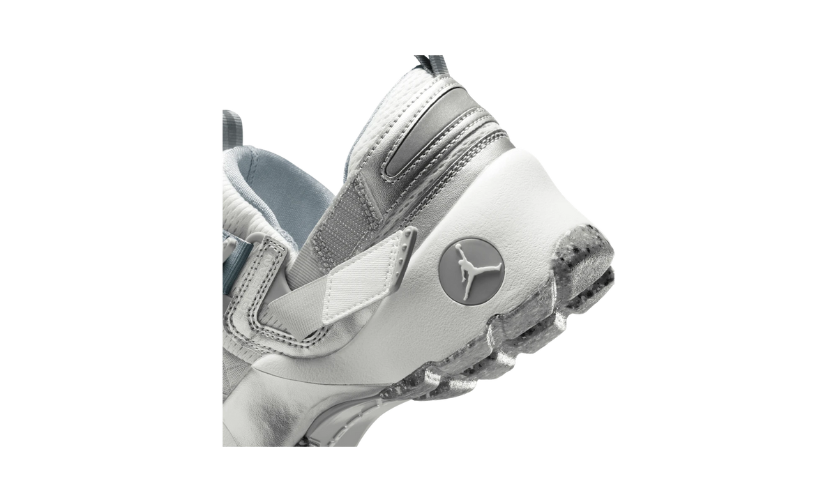 Overkicks - Air Jordan Trunner LX Wolf Grey Reflective Silver (HQ2164-004) - detalle