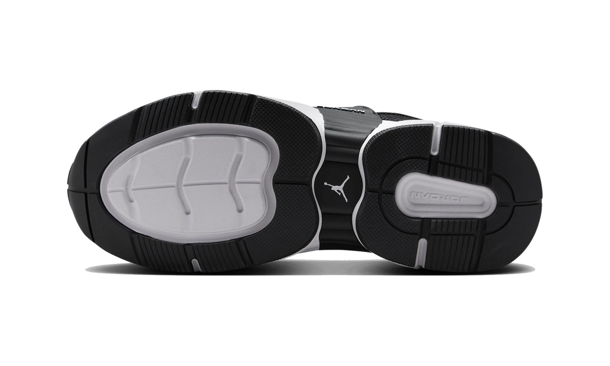 Overkicks - Air Jordan Trunner O/S Black White (IB3722-008) - par completo