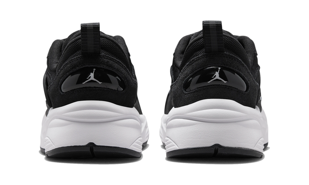 Overkicks - Air Jordan Trunner O/S Black White (IB3722-008) - detalle talón