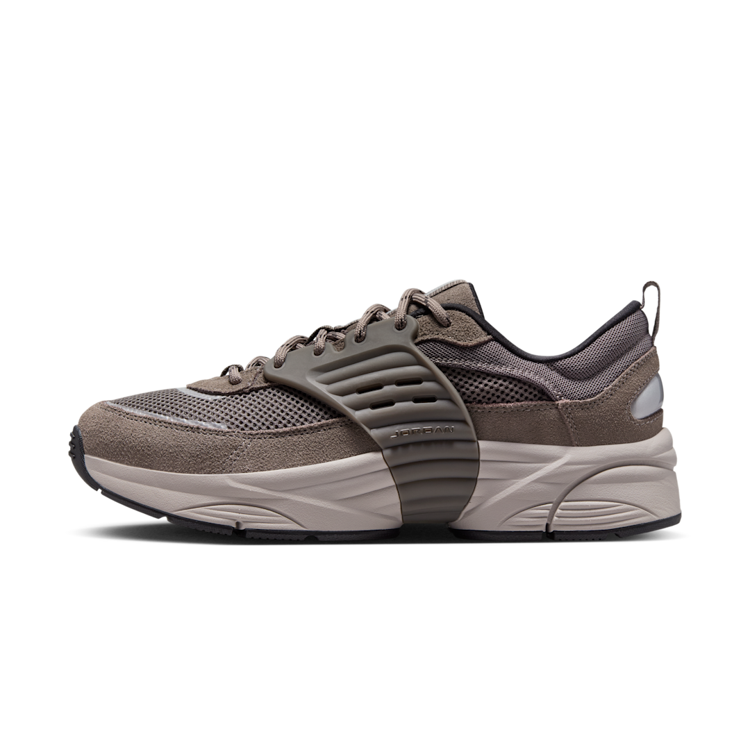 Overkicks - Air Jordan Trunner O/S Cave Stone (IB3722-201) - vista lateral