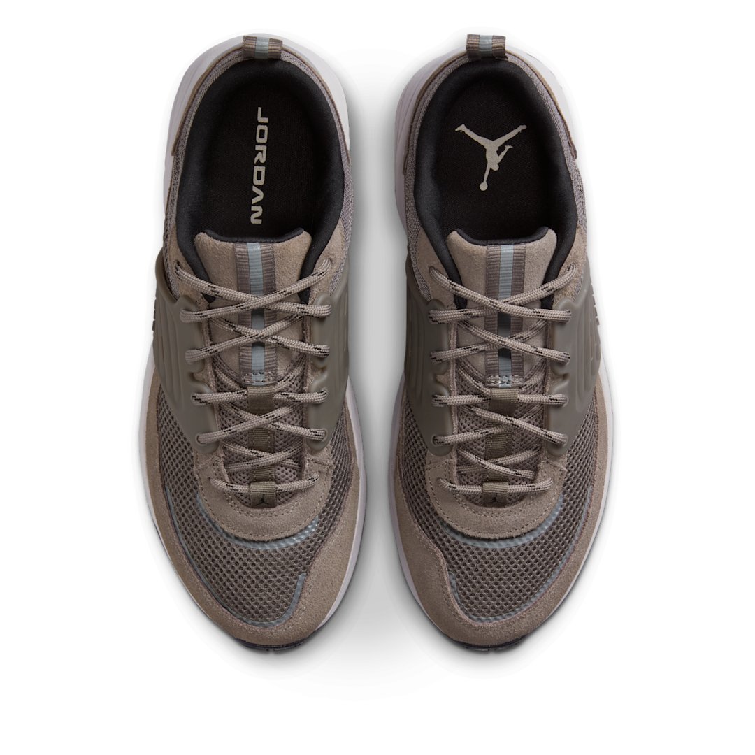 Overkicks - Air Jordan Trunner O/S Cave Stone (IB3722-201) - par completo
