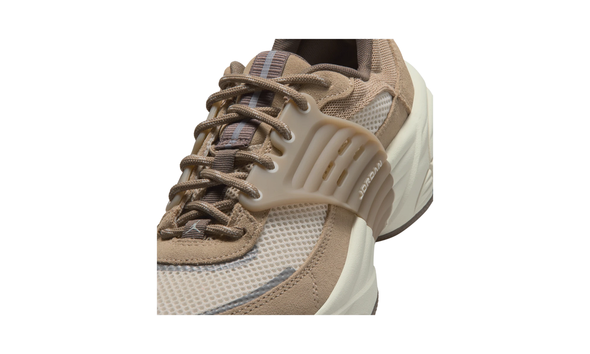 Overkicks - Air Jordan Trunner O/S Khaki Pale Ivory (IR1839-200) - detalle lateral interior