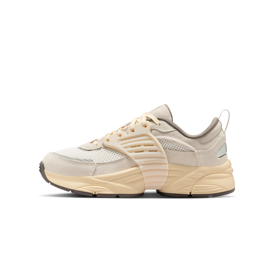 Overkicks - Air Jordan Trunner O S Light Orewood Brown (GS) (II6531-101) - vista lateral