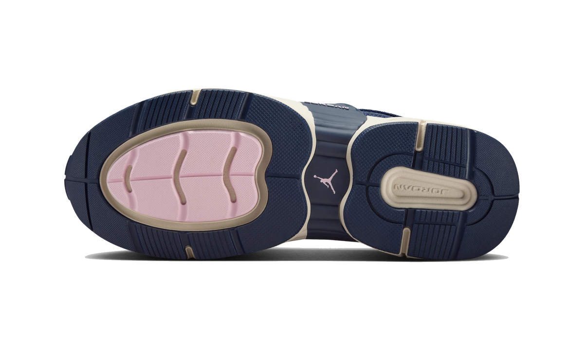 Overkicks - Air Jordan Trunner O/S Midnight Navy Light Orewood Brown (IB3722-400) - par completo