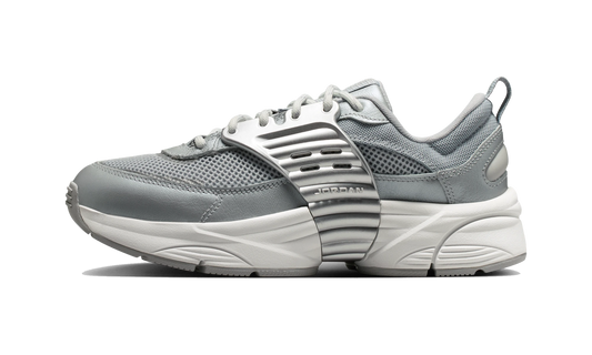 Overkicks - Air Jordan Trunner O/S Swan Wolf Grey Silver (IR1839-100) - vista lateral