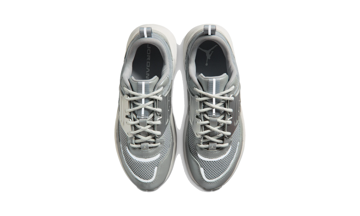 Overkicks - Air Jordan Trunner O/S Swan Wolf Grey Silver (IR1839-100) - vista superior