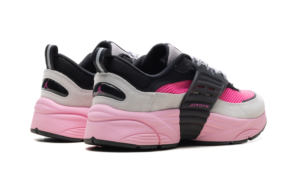 Overkicks - Air Jordan Trunner O/S Wolf Grey Pink Blast (IB3722-002) - par completo