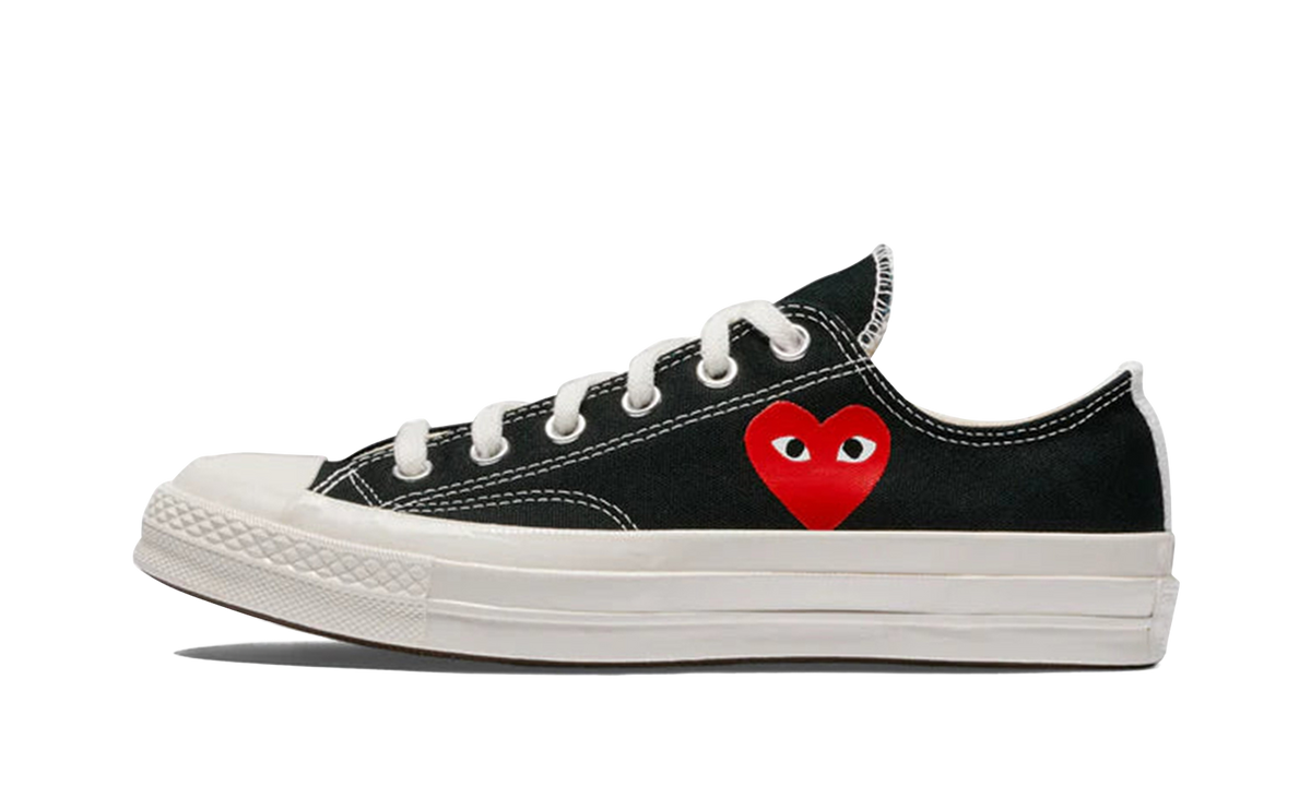 Overkicks - Converse Chuck Taylor All Star 70 Ox Comme des Garcons PLAY Single Heart Black (A08804C/AZ-K128-001-1) - vista lateral