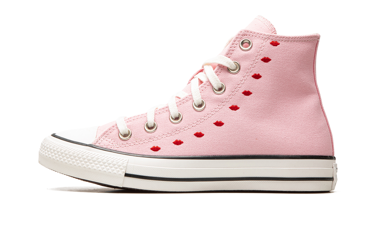 Overkicks - Converse Chuck Taylor All Star Hi Embroidered Hearts Pink (Womens) (A01603F/A01603C) - vista lateral