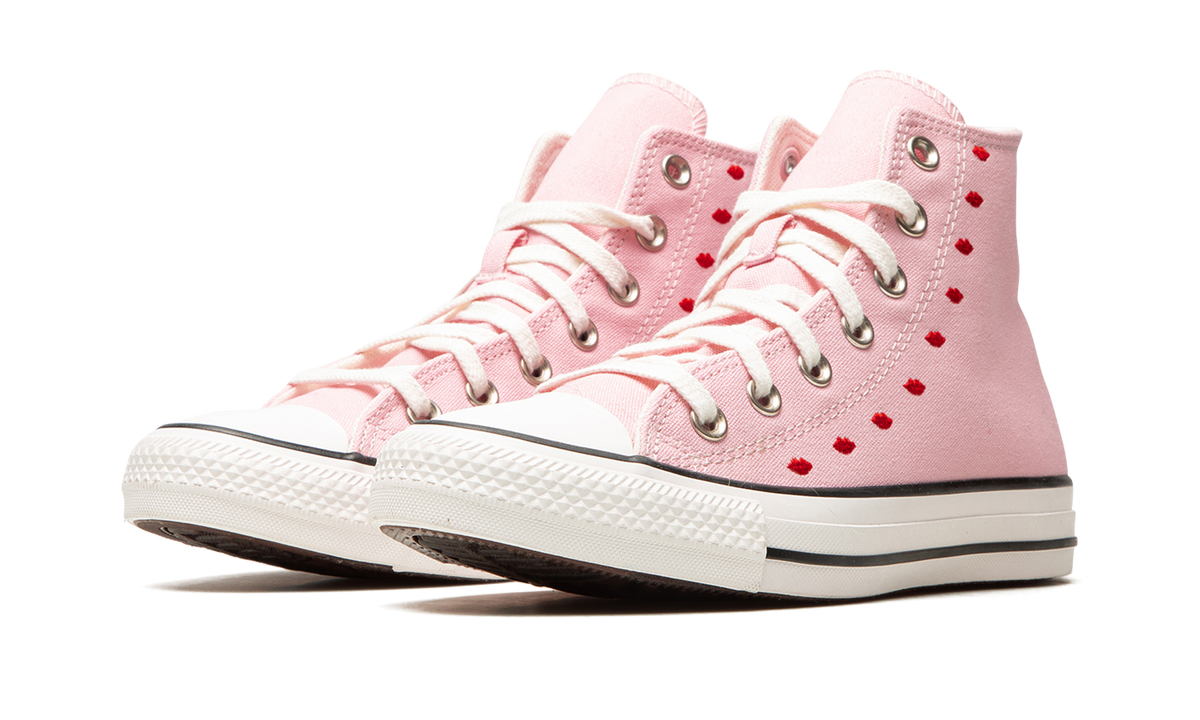 Overkicks - Converse Chuck Taylor All Star Hi Embroidered Hearts Pink (Womens) (A01603F/A01603C) - vista trasera