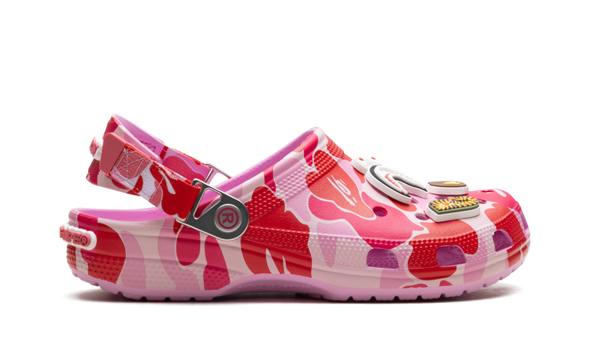 Overkicks - Crocs Classic Clog A Bathing Ape ABC Camo Pink (209627-6I2) - detalle talon