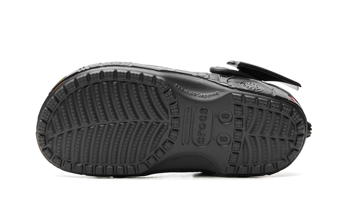 Overkicks - Crocs Classic Clog Batmobile (210219-001) - detalle lateral