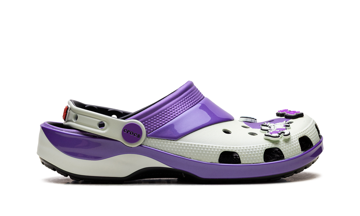 Overkicks - Crocs Classic Clog Dragon Ball Z Frieza (211202-90H) - detalle talon