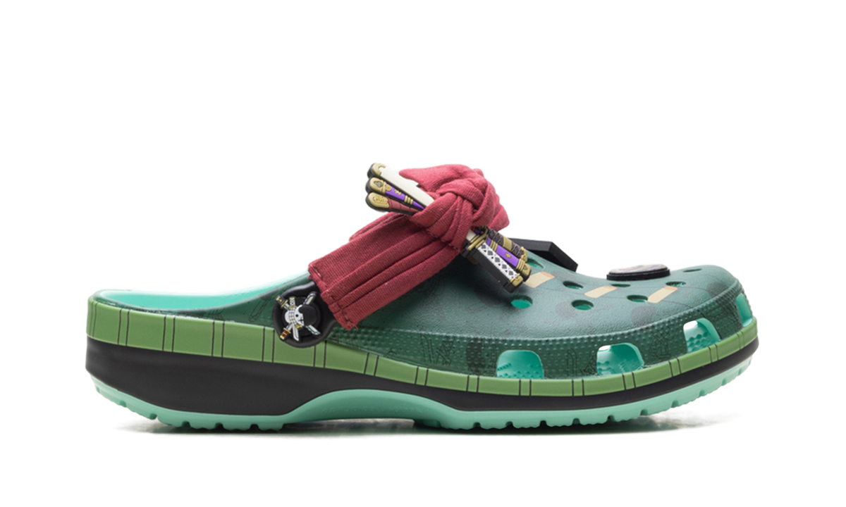 Overkicks - Crocs Classic Clog One Piece Roronoa Zoro (212953-90H) - detalle talon