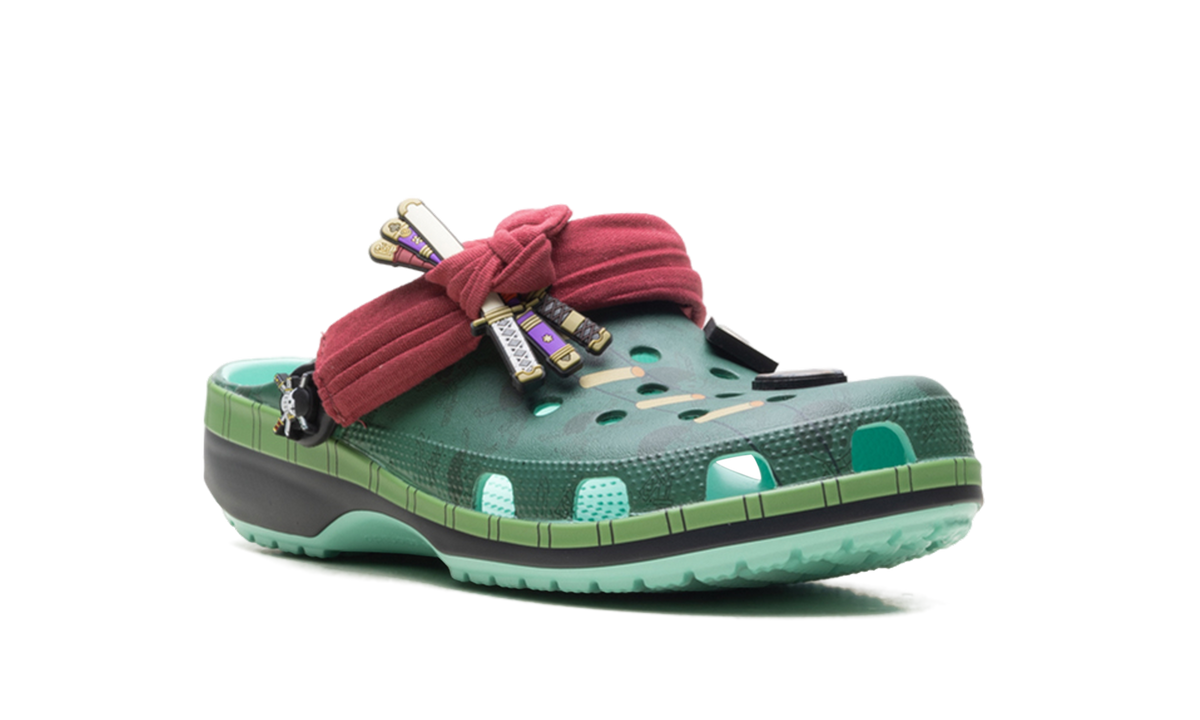 Overkicks - Crocs Classic Clog One Piece Roronoa Zoro (212953-90H) - detalle lateral interior