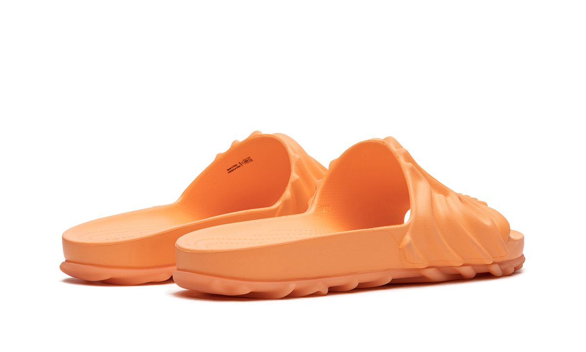 Overkicks - Crocs Pollex Slide by Salehe Bembury Citrus Milk (208685-84E) - par completo