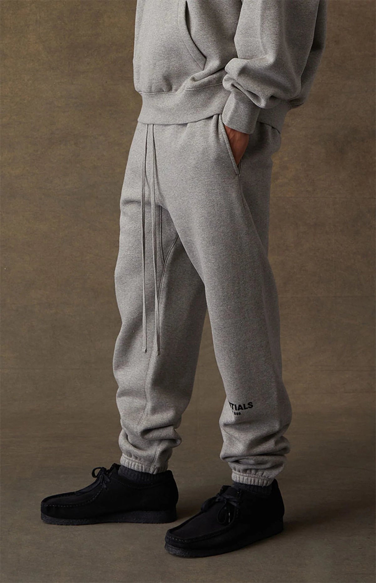 Overkicks - Fear of God Essentials Sweatpant Dark Oatmeal (130BT212033F) - detalle