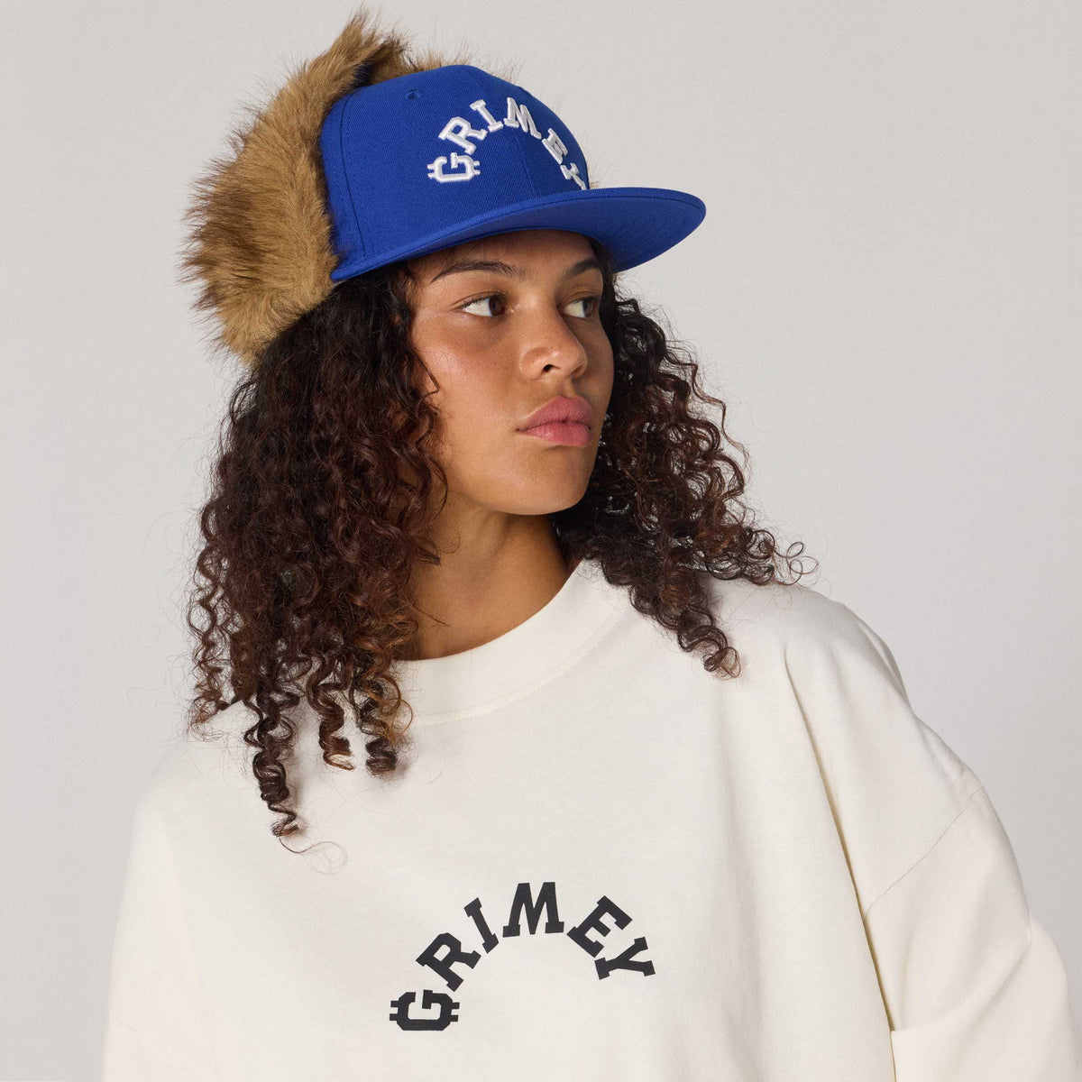 Overkicks - Gorra The Infamous Fur Trapper Fited Royal Blue (GTFC465-RBLU) - imagen 3