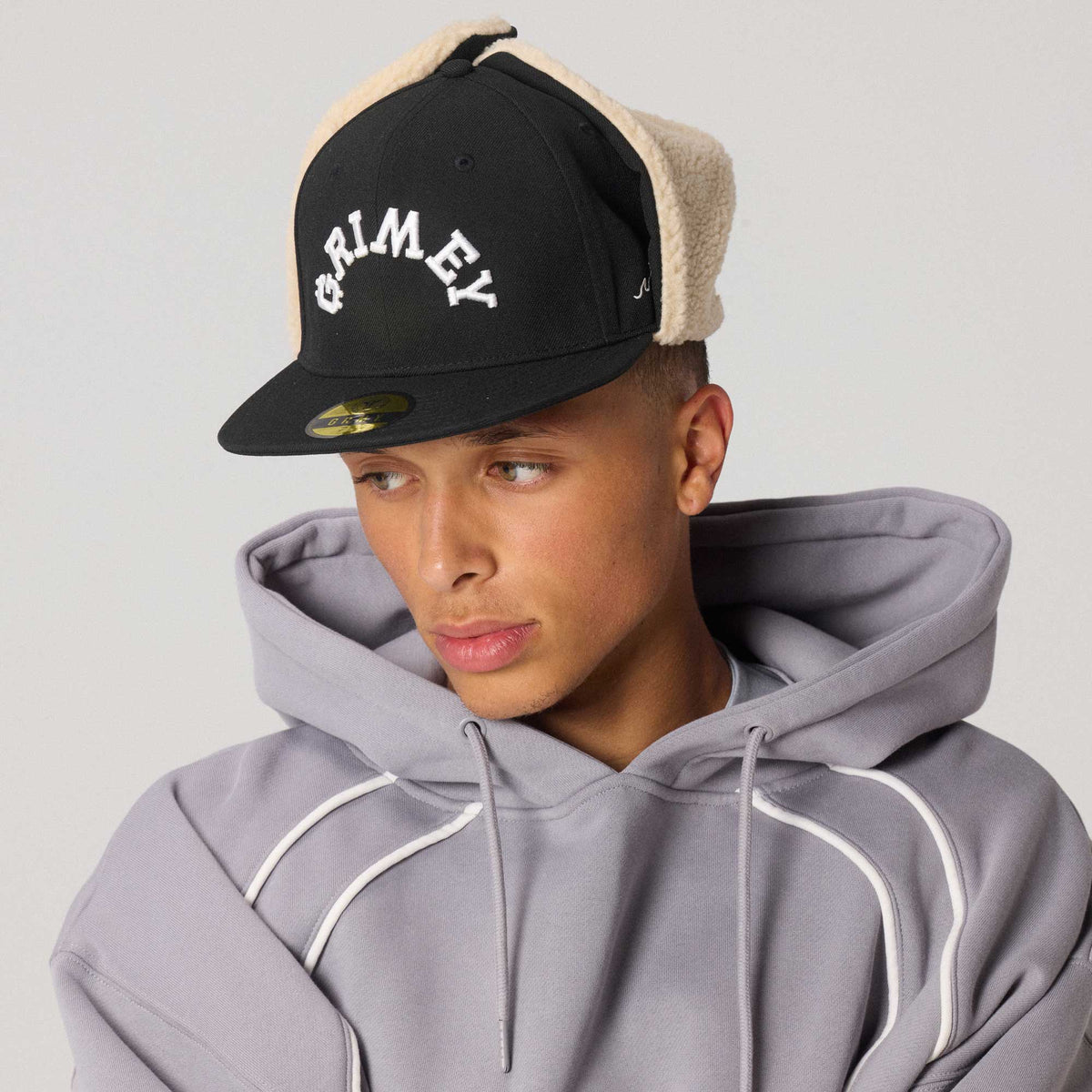 Overkicks - Gorra The Infamous Sherpa Trapper Fited Black (GTFC464-BLK) - imagen 3