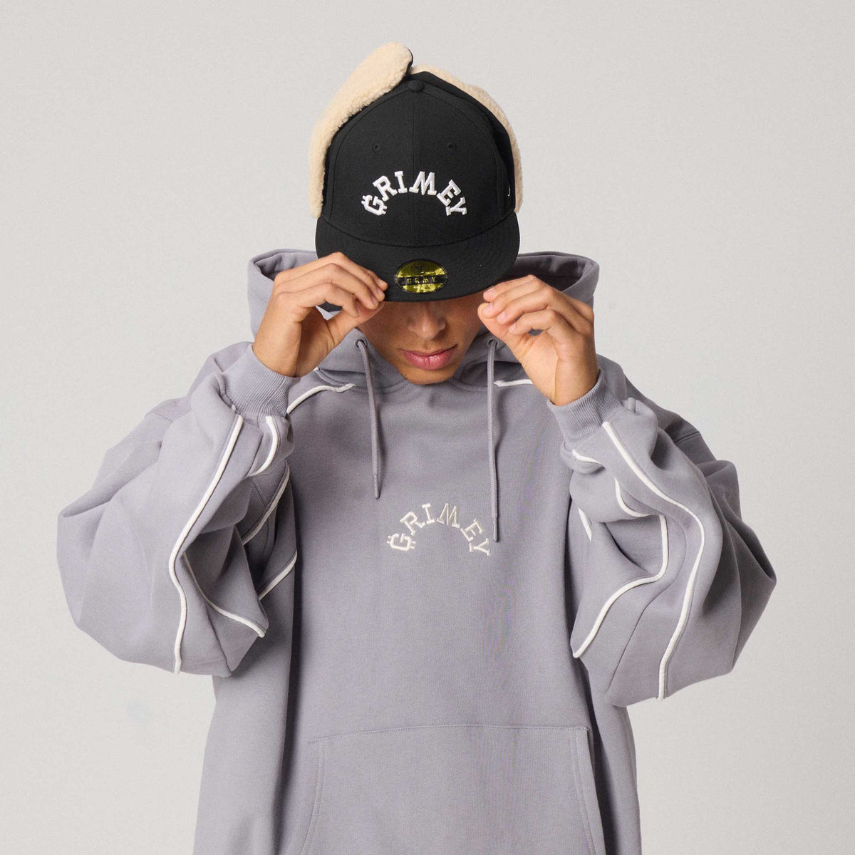 Overkicks - Gorra The Infamous Sherpa Trapper Fited Black (GTFC464-BLK) - imagen 4