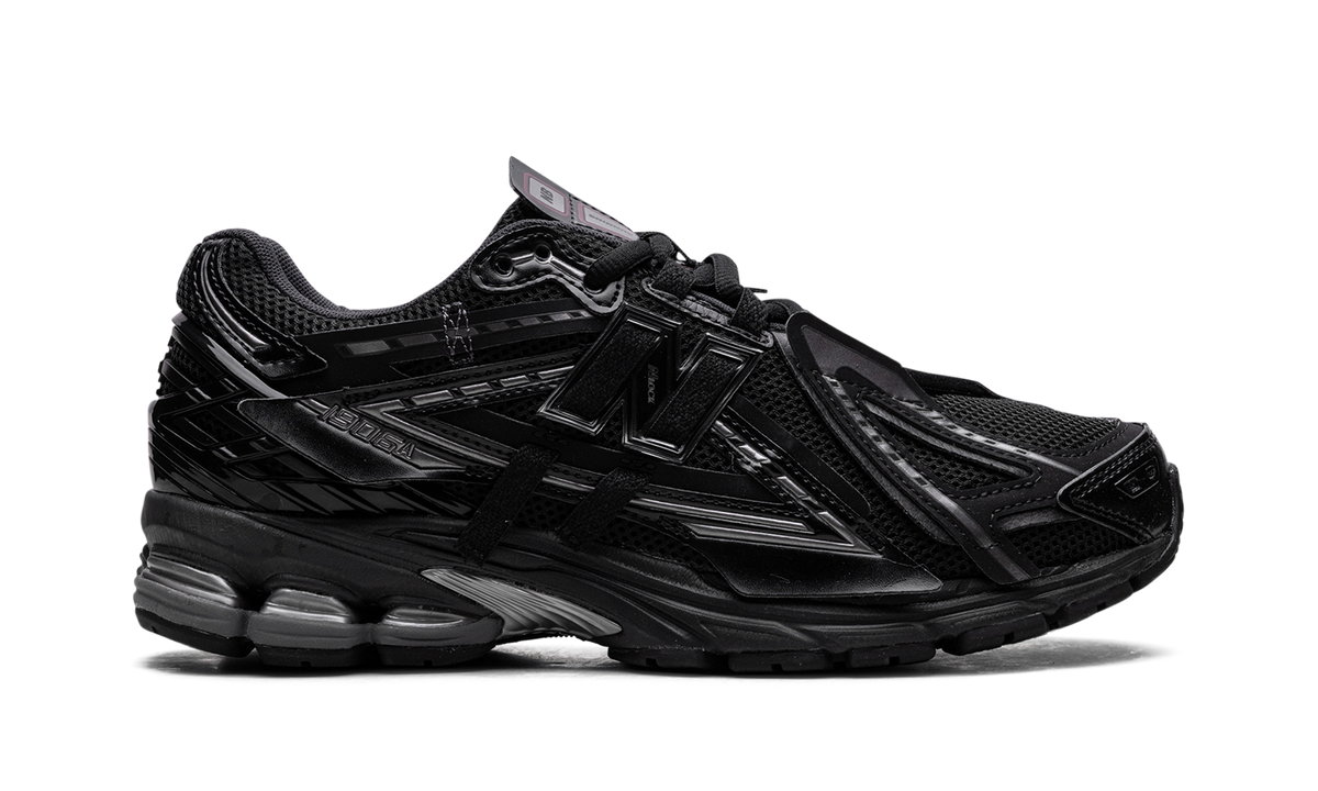Overkicks - New Balance 1906A Black (M1906AF) - detalle talón