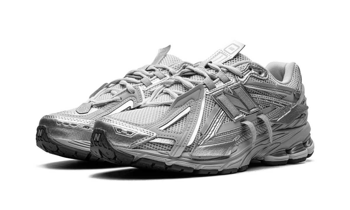 Overkicks - New Balance 1906A Concrete Silver Metallic (M1906AG) - vista trasera