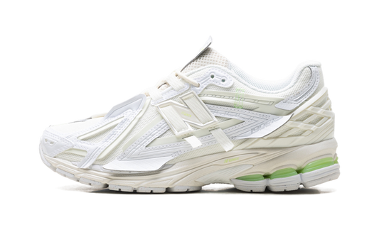 Overkicks - New Balance 1906A White Green (U1906AE) - vista lateral