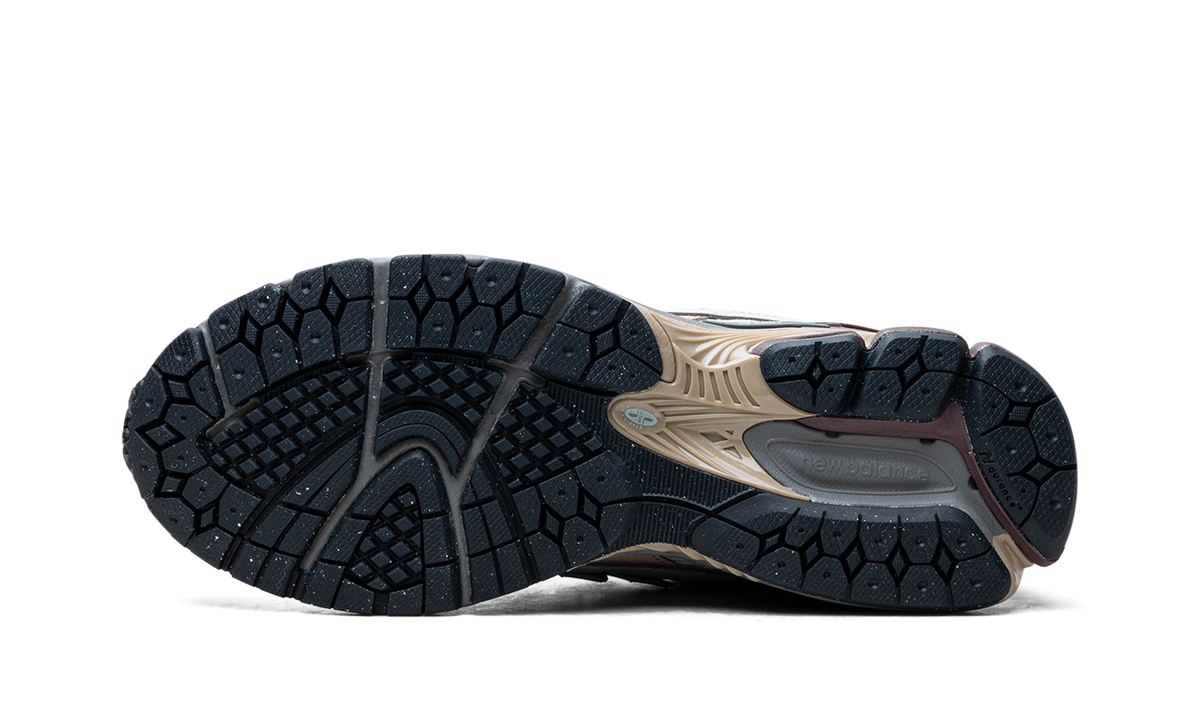 Overkicks - New Balance 1906D Clay Ash Licorice (M1906ND) - vista superior