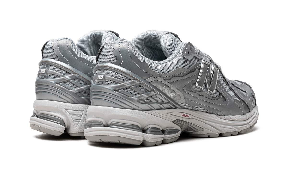 Overkicks - New Balance 1906D Protection Pack Silver Metallic (M1906DH) - par completo