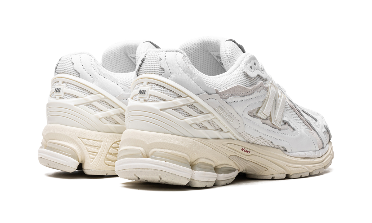 Overkicks - New Balance 1906D Protection Pack White (M1906DE) - par completo