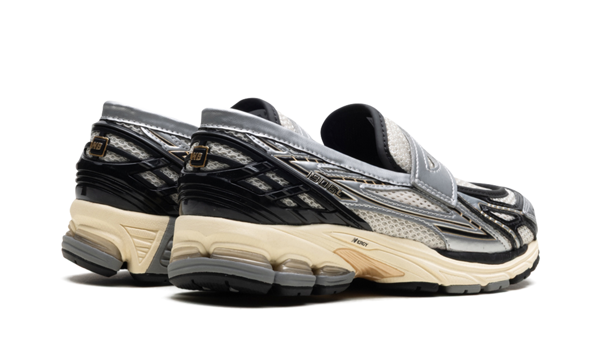 Overkicks - New Balance 1906L Silver Metallic Cream (U1906LOB) - par completo
