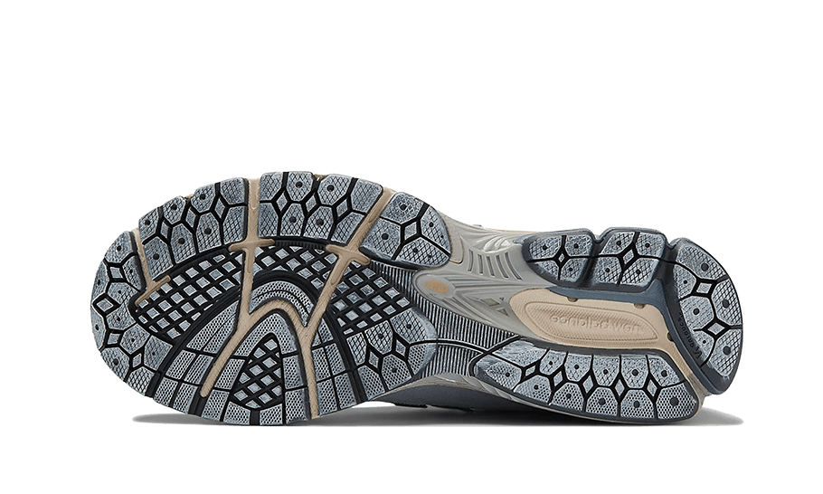Overkicks - New Balance 1906R AURALEE Flint Stone (M1906RAL) - vista trasera