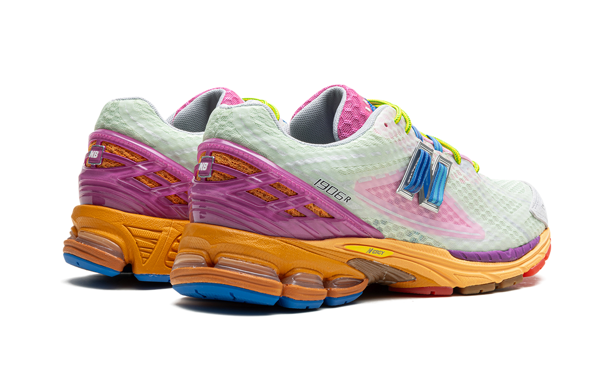 Overkicks - New Balance 1906R Action Bronson Rosewater (M1906RKL) - par completo