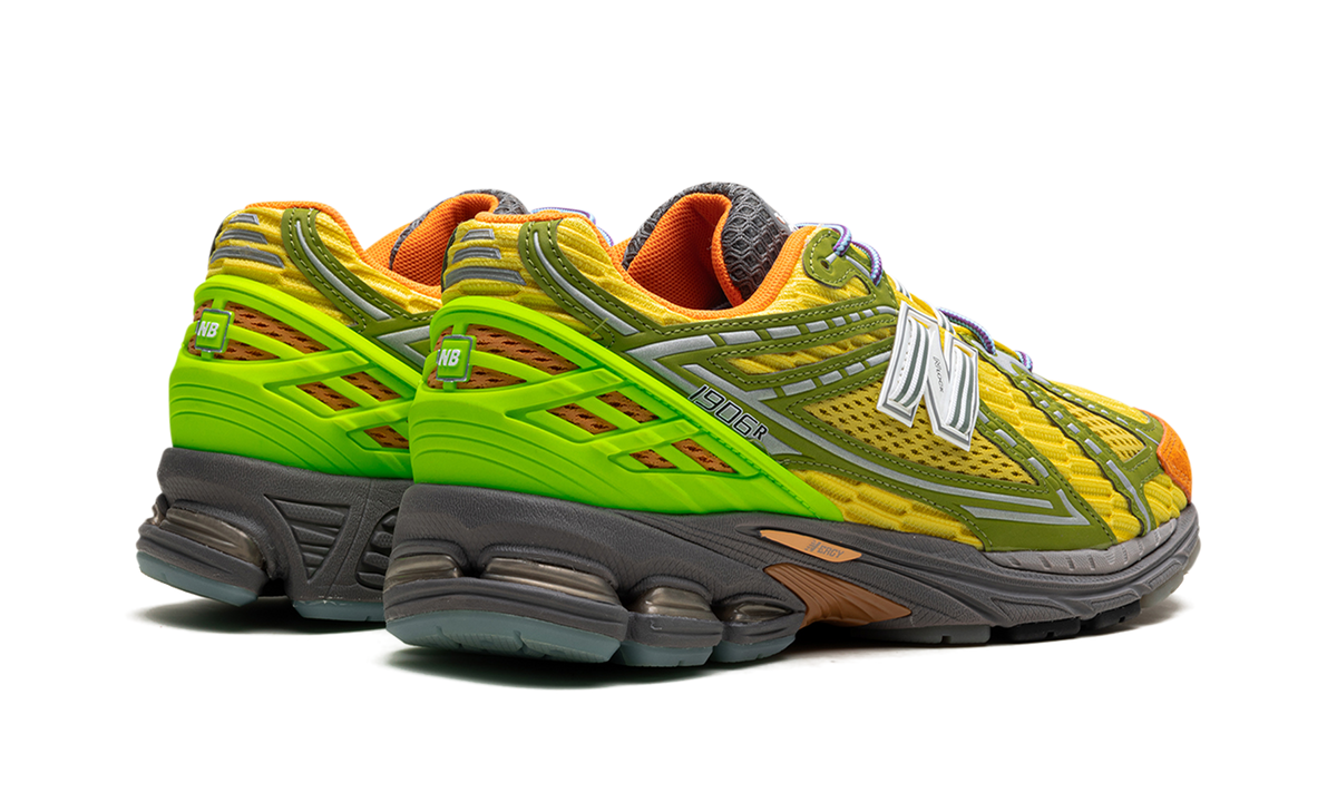 Overkicks - New Balance 1906R Action Bronson Scorpius (M1906RBR) - par completo