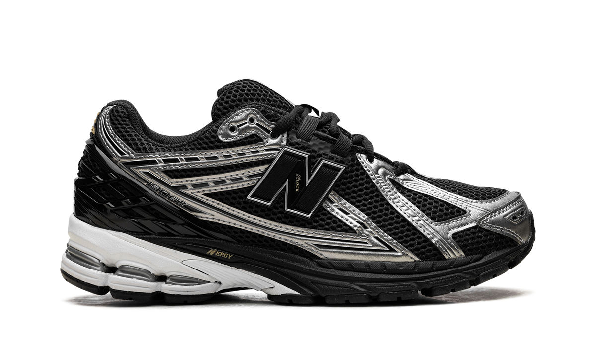 Overkicks - New Balance 1906R Black Grey White (U1906RCF) - detalle talón