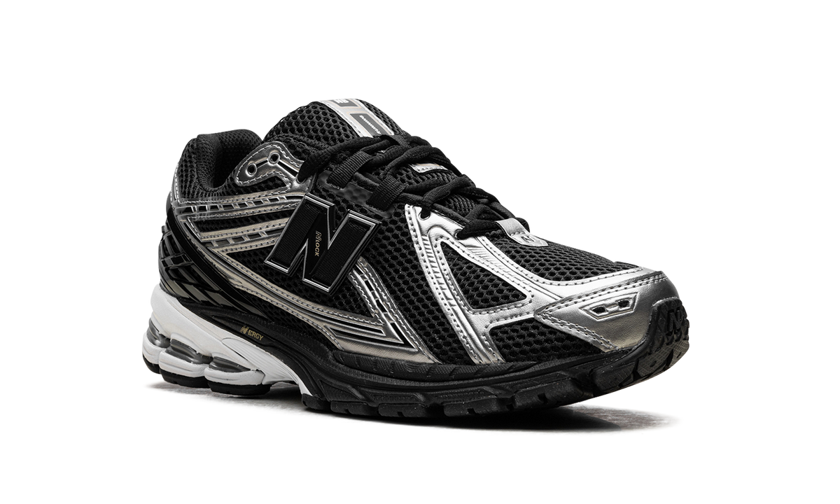 Overkicks - New Balance 1906R Black Grey White (U1906RCF) - detalle lateral interior