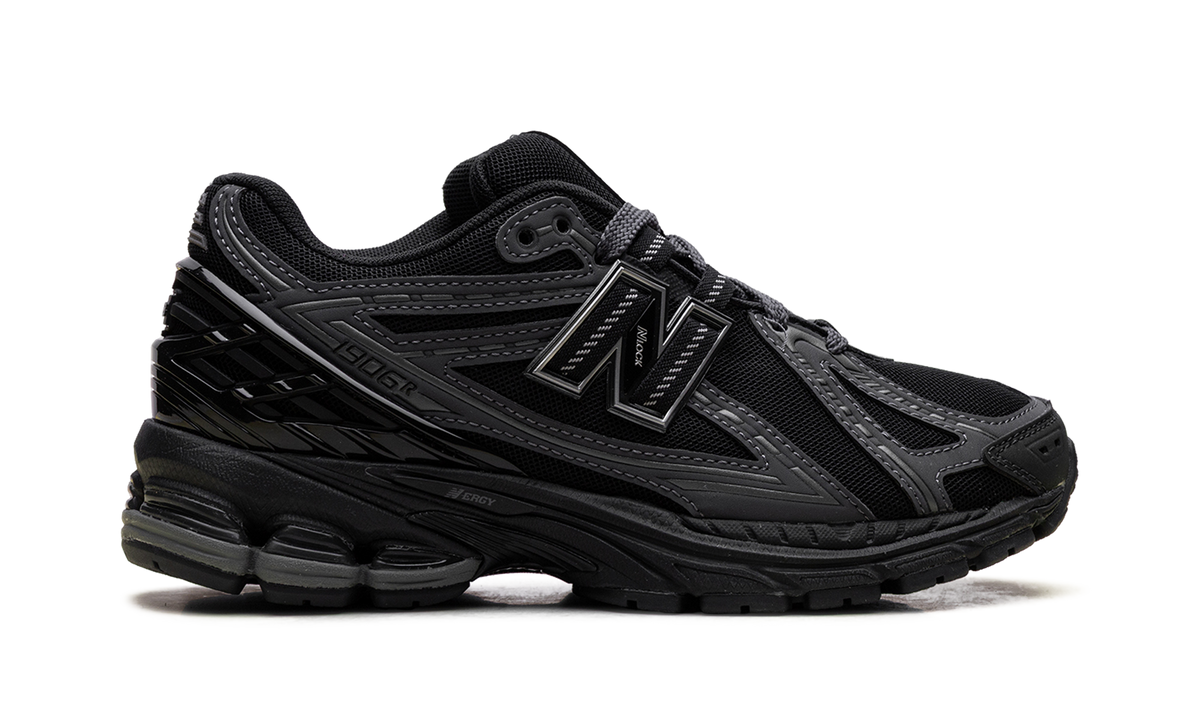 Overkicks - New Balance 1906R Black Phantom (M1906RLB) - detalle talón