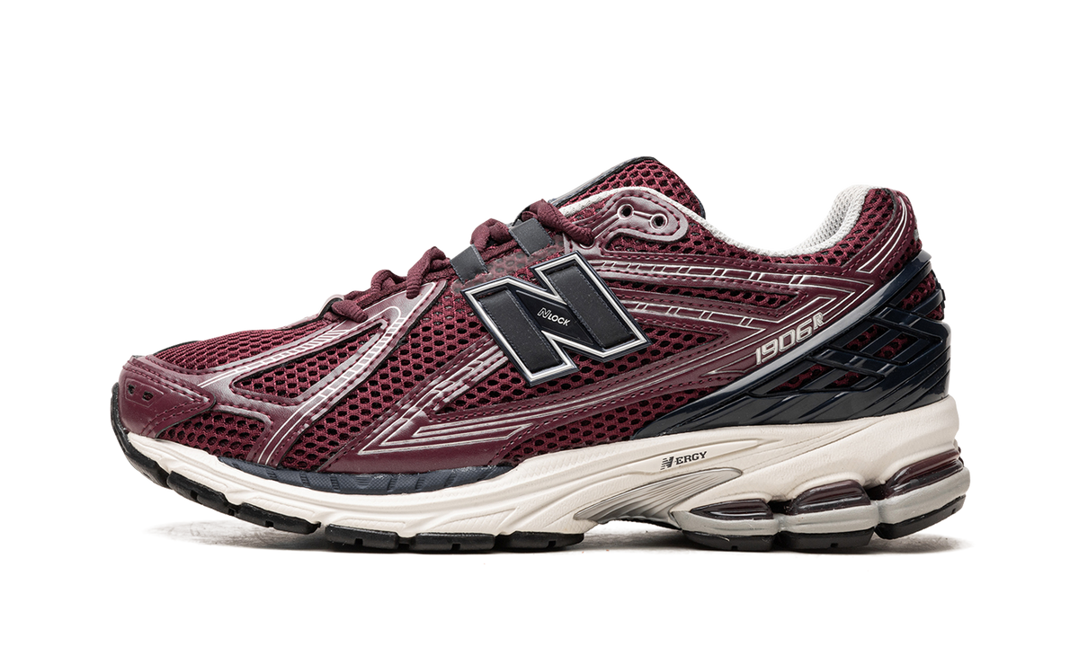 Overkicks - New Balance 1906R Burgundy Black (M1906RCC) - vista lateral